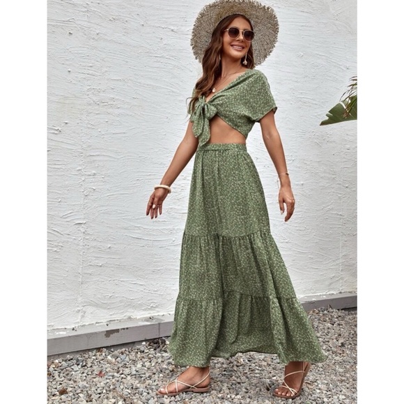 SHEIN Other - SHEIN Floral Knot Front Crop Top & Skirt L NWT